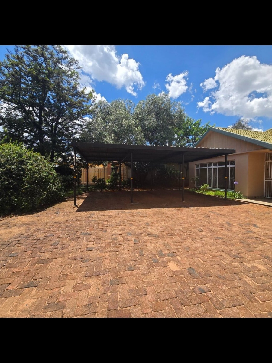 13 Bedroom Property for Sale in Universitas Free State